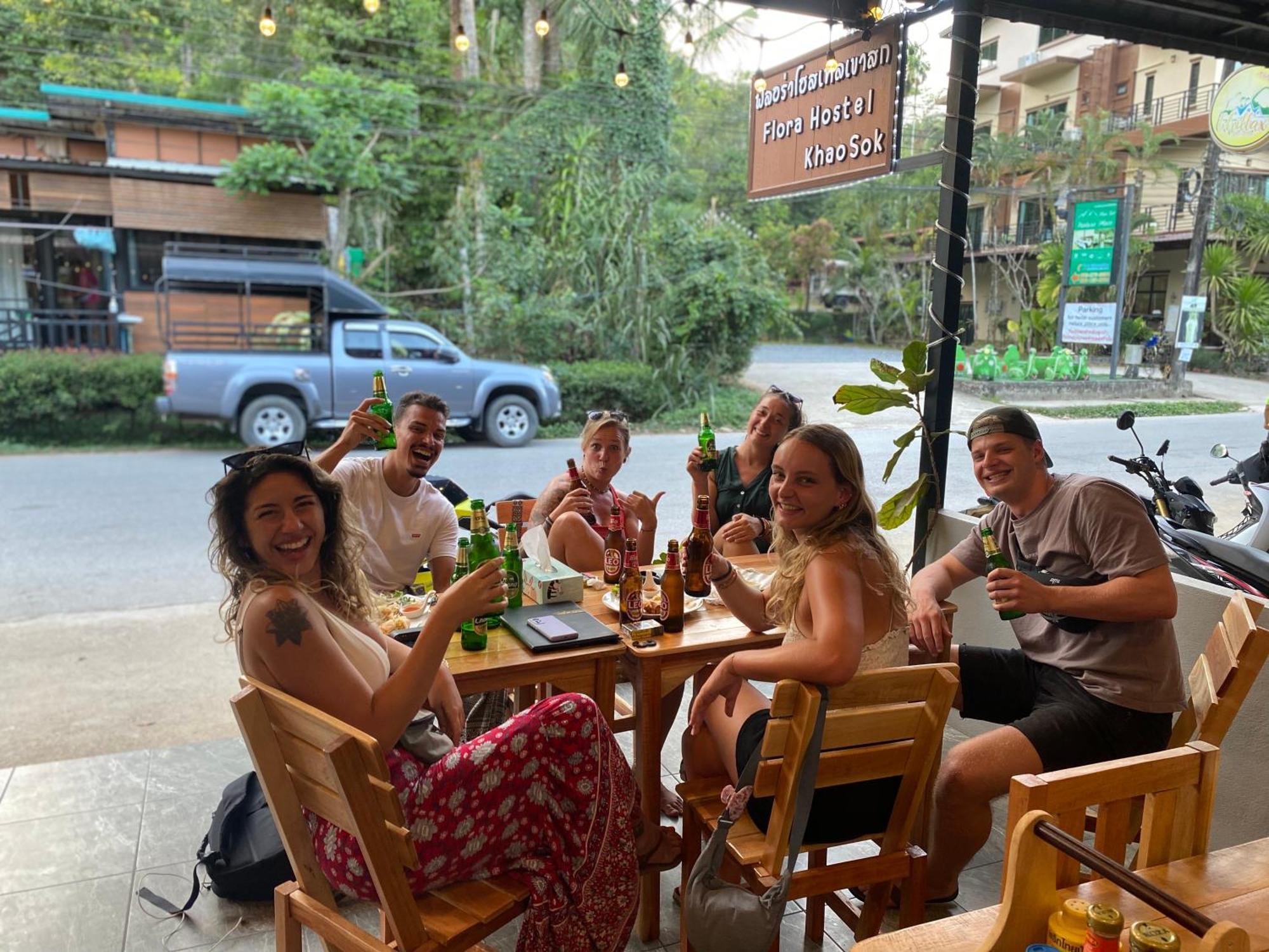 Flora Hostel Khaosok Khao Sok National Park Buitenkant foto